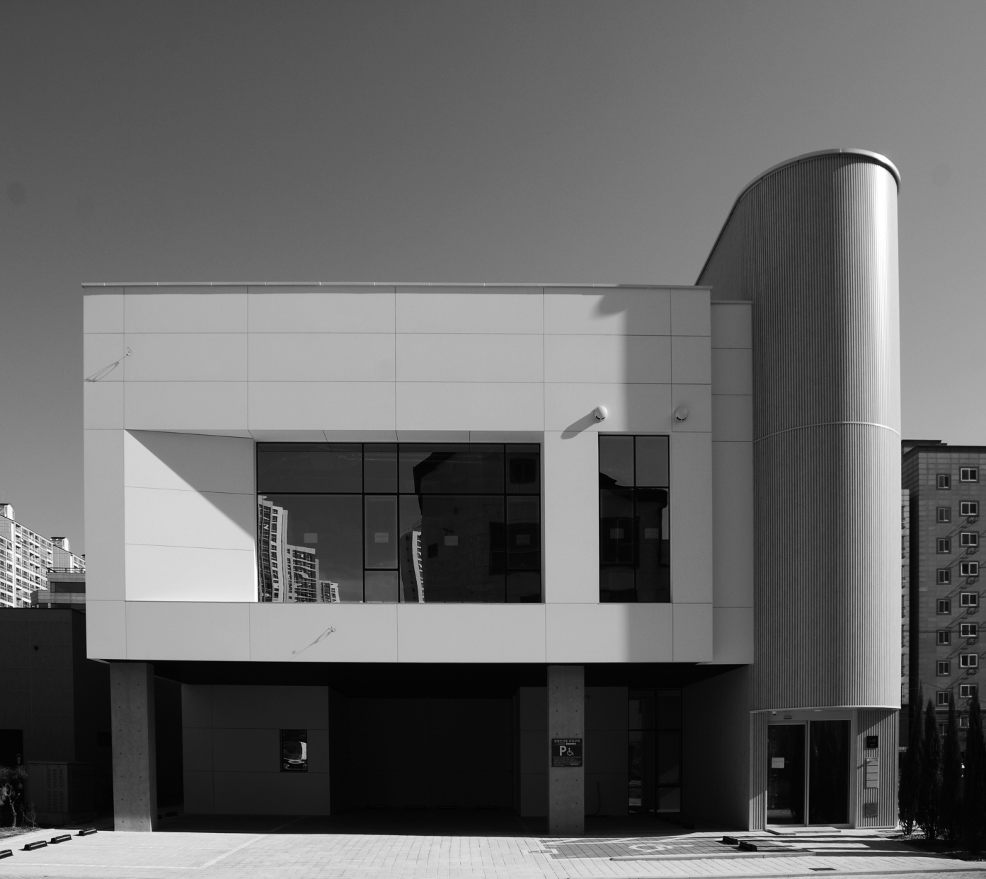 치과의원02정면 gray.jpg